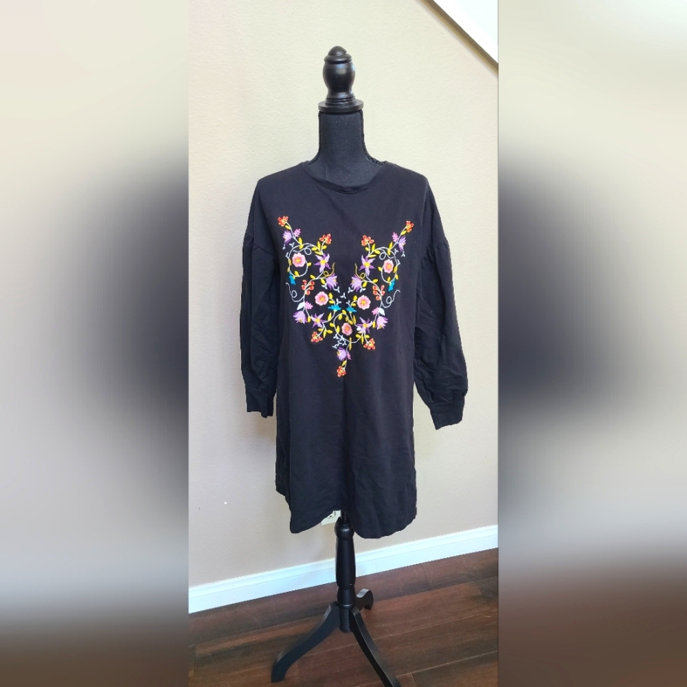 Mini long sleeve dress